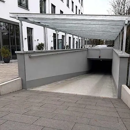 Lillys Munchen 3* Unterschleissheim