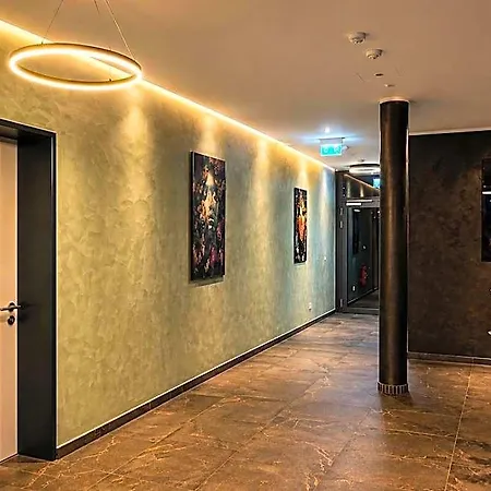 Lillys Munchen Hotel Unterschleissheim
